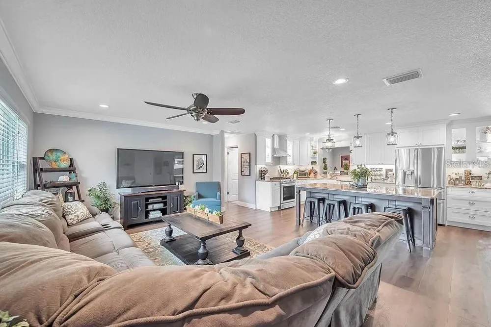 6770 15TH AVENUE St Petersburg, FL 33710