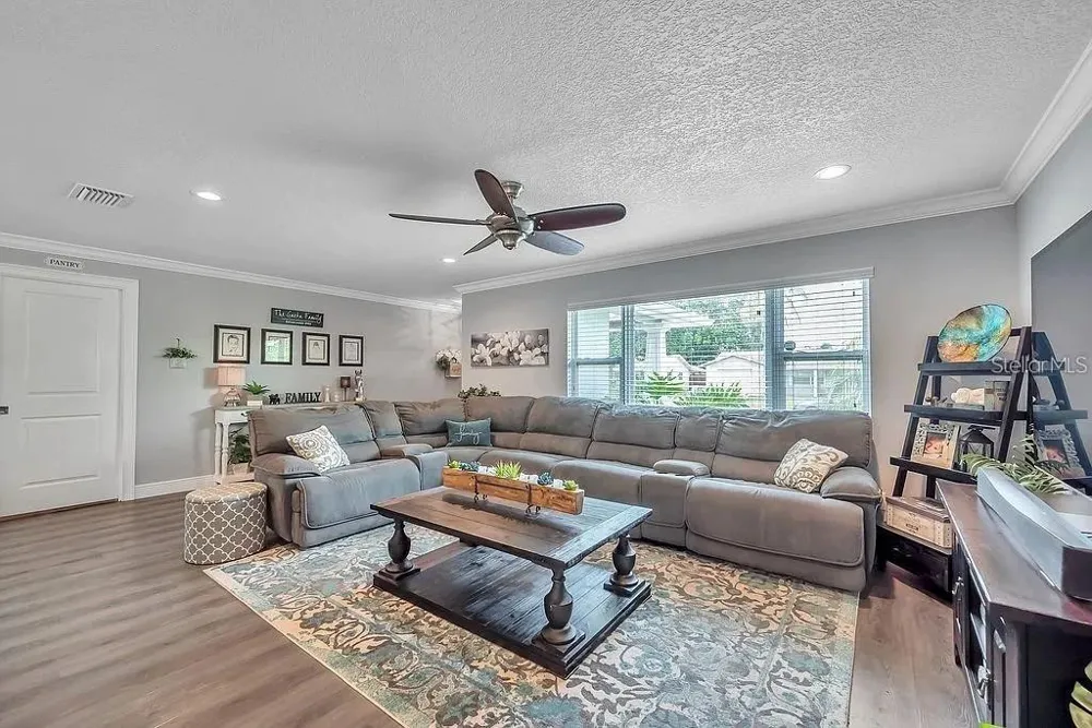 6770 15TH AVENUE St Petersburg, FL 33710