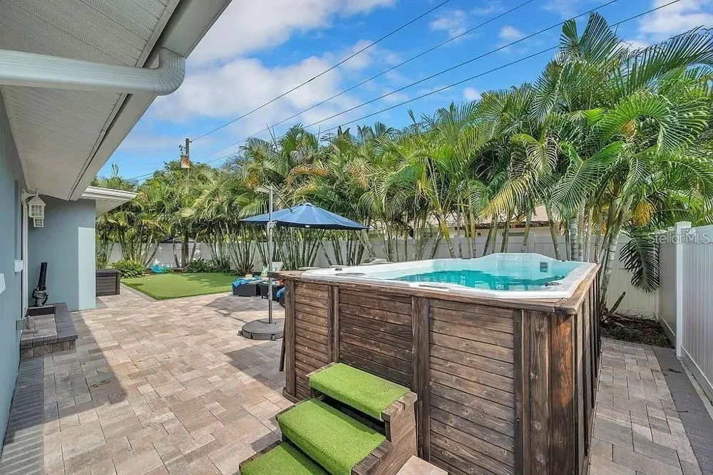6770 15TH AVENUE St Petersburg, FL 33710
