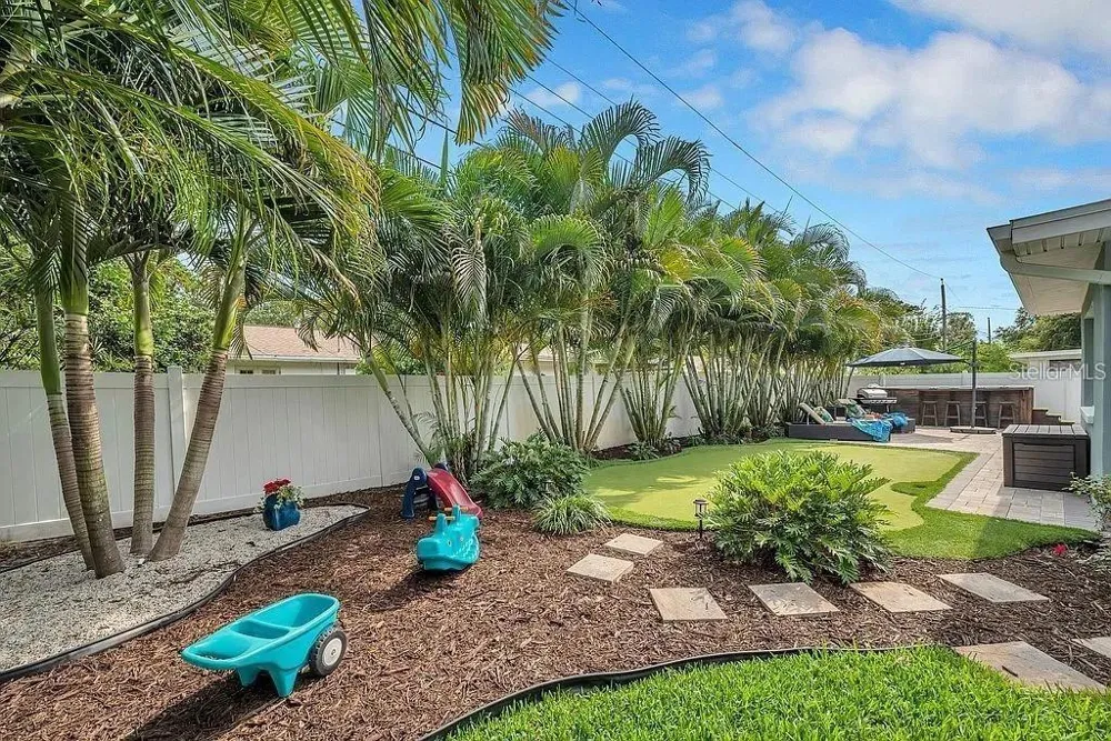 6770 15TH AVENUE St Petersburg, FL 33710