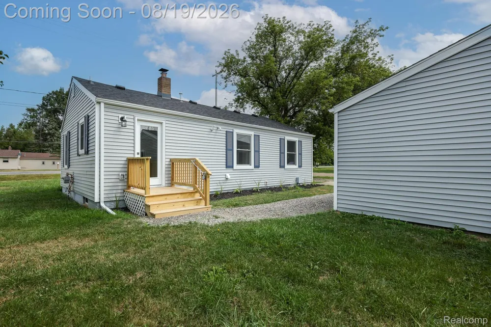 5318 E Bristol Road S Burton City, MI 48519
