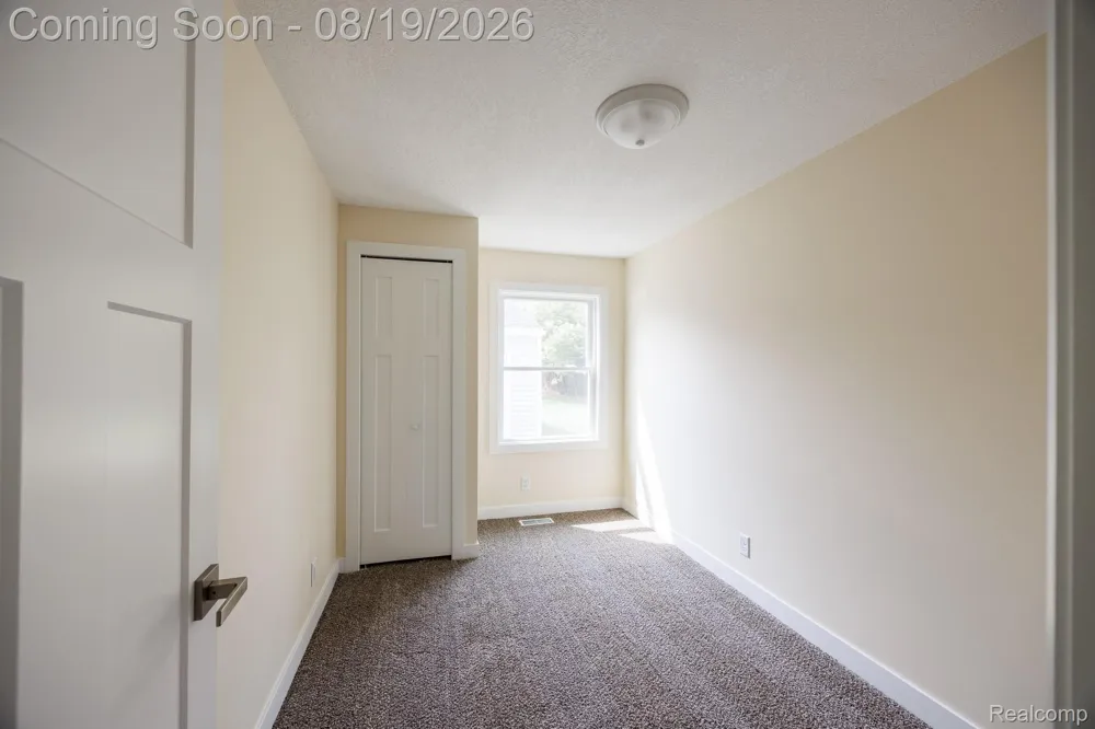 5318 E Bristol Road S Burton City, MI 48519