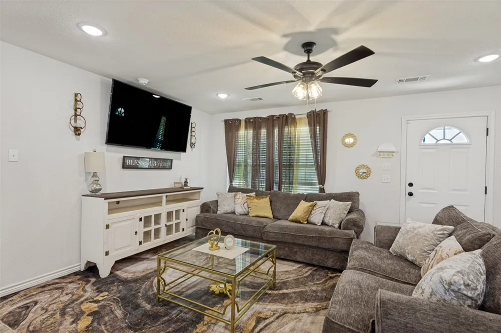 205 Altom Road Springtown, TX 76082