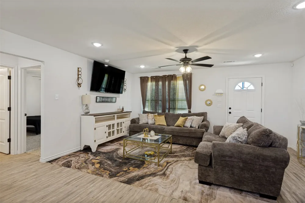 205 Altom Road Springtown, TX 76082