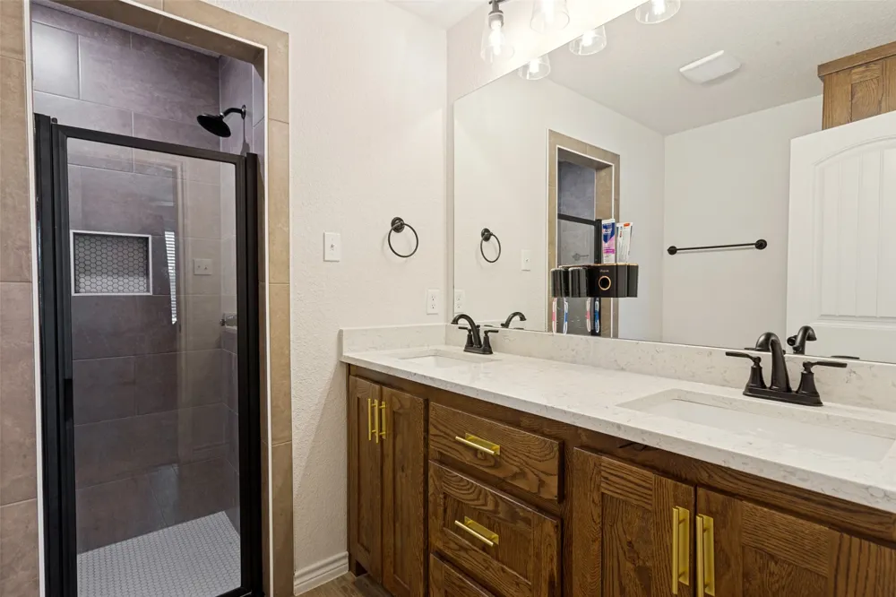 205 Altom Road Springtown, TX 76082