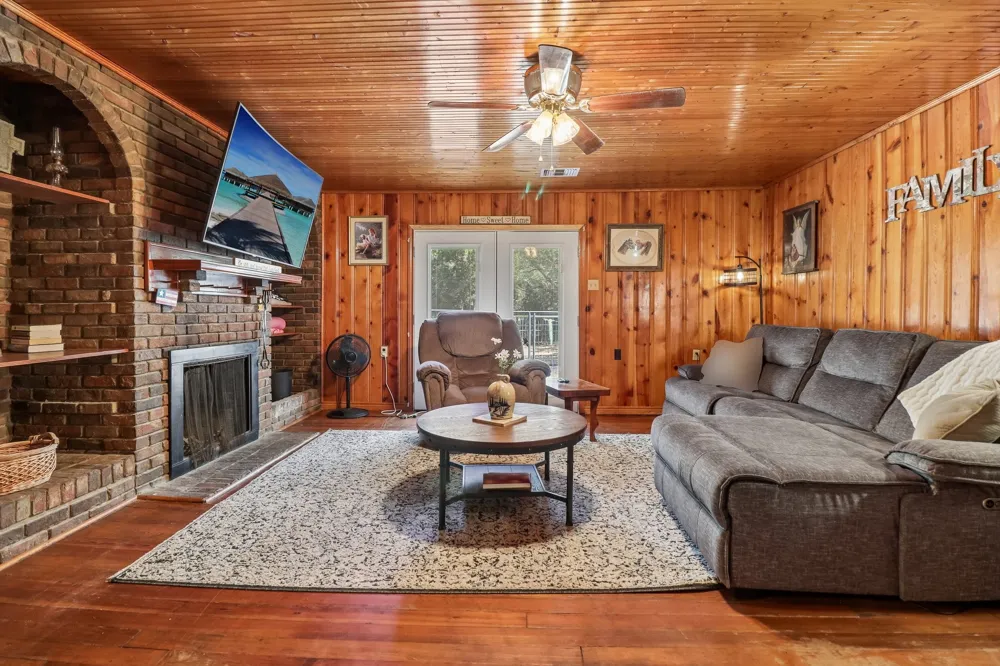 13110 County Road 4016 Kemp, TX 75143