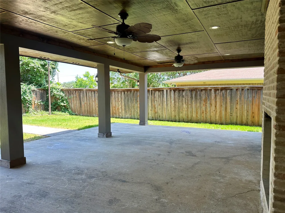 823 Madrid Drive Duncanville, TX 75116