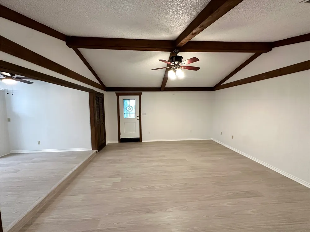 823 Madrid Drive Duncanville, TX 75116