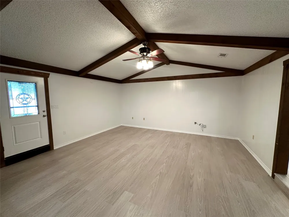 823 Madrid Drive Duncanville, TX 75116