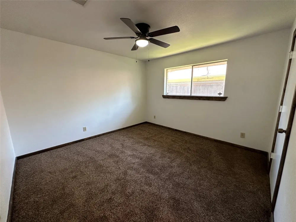 823 Madrid Drive Duncanville, TX 75116