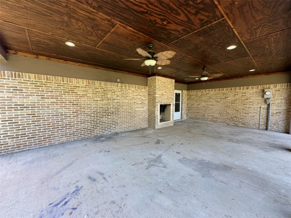 823 Madrid Drive Duncanville, TX 75116