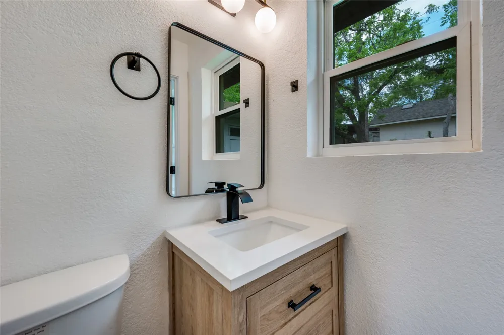 1646 Jackson Street Grand Prairie, TX 75051