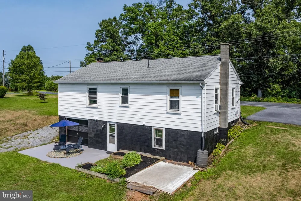 8064 COLEBROOK ROAD Palmyra, PA 17078