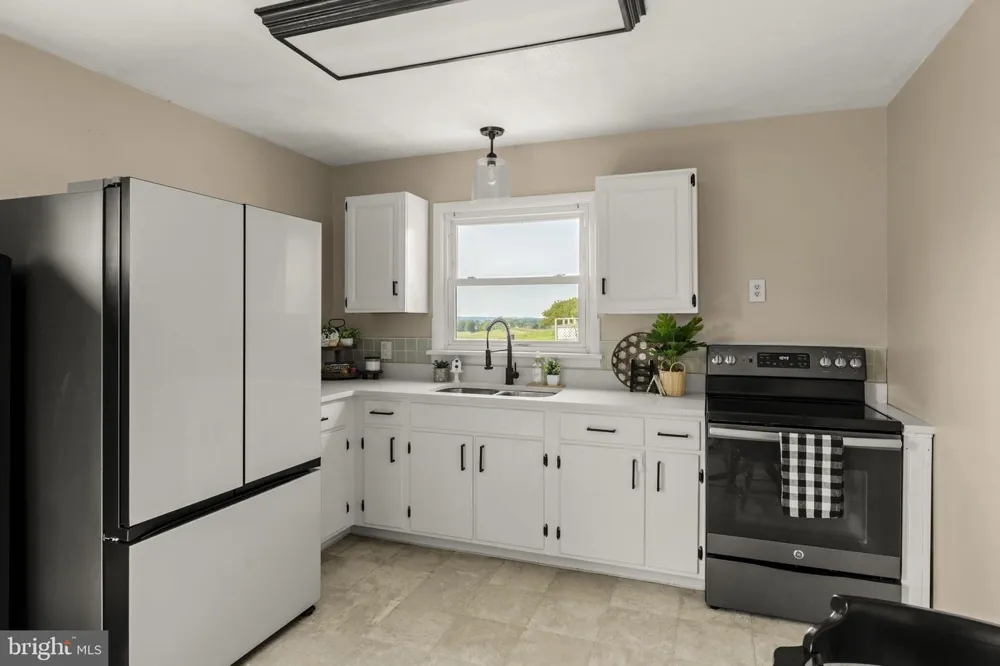 8064 COLEBROOK ROAD Palmyra, PA 17078