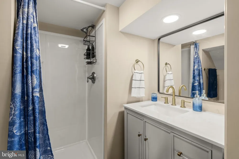 8064 COLEBROOK ROAD Palmyra, PA 17078