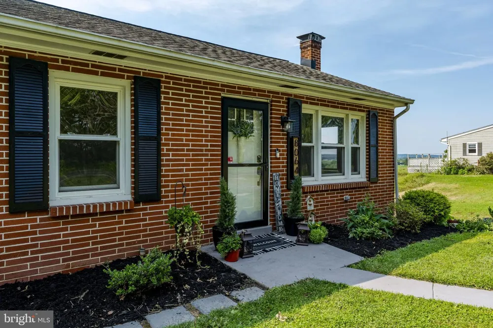 8064 COLEBROOK ROAD Palmyra, PA 17078