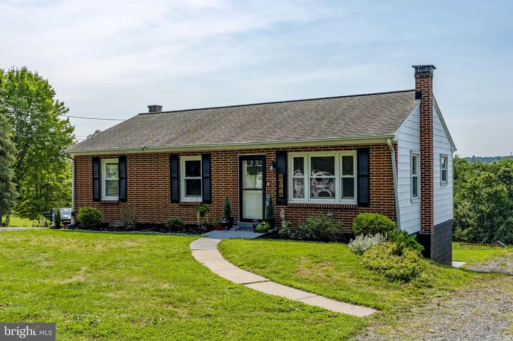 8064 COLEBROOK ROAD Palmyra, PA 17078