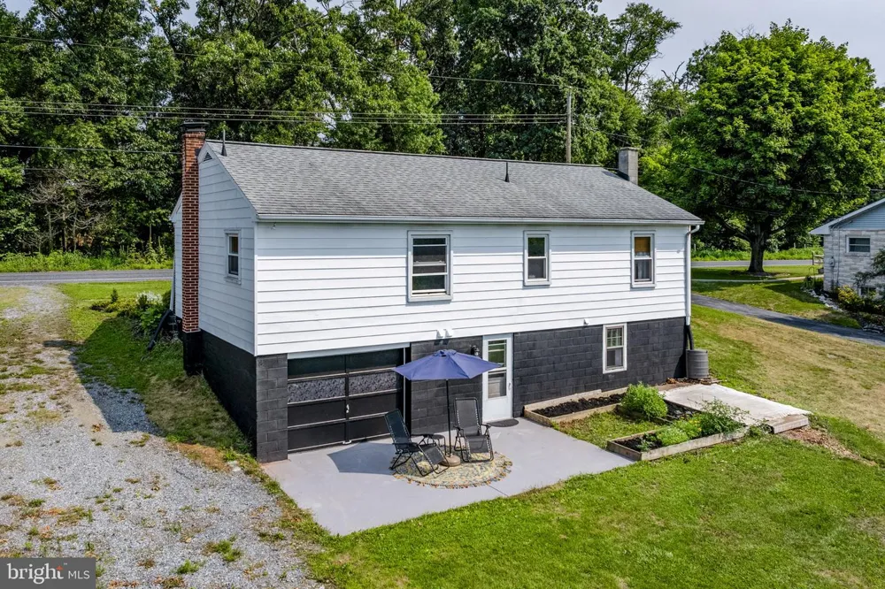 8064 COLEBROOK ROAD Palmyra, PA 17078