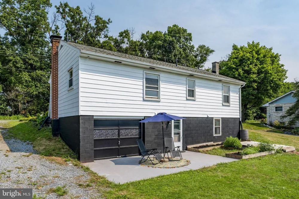 8064 COLEBROOK ROAD Palmyra, PA 17078