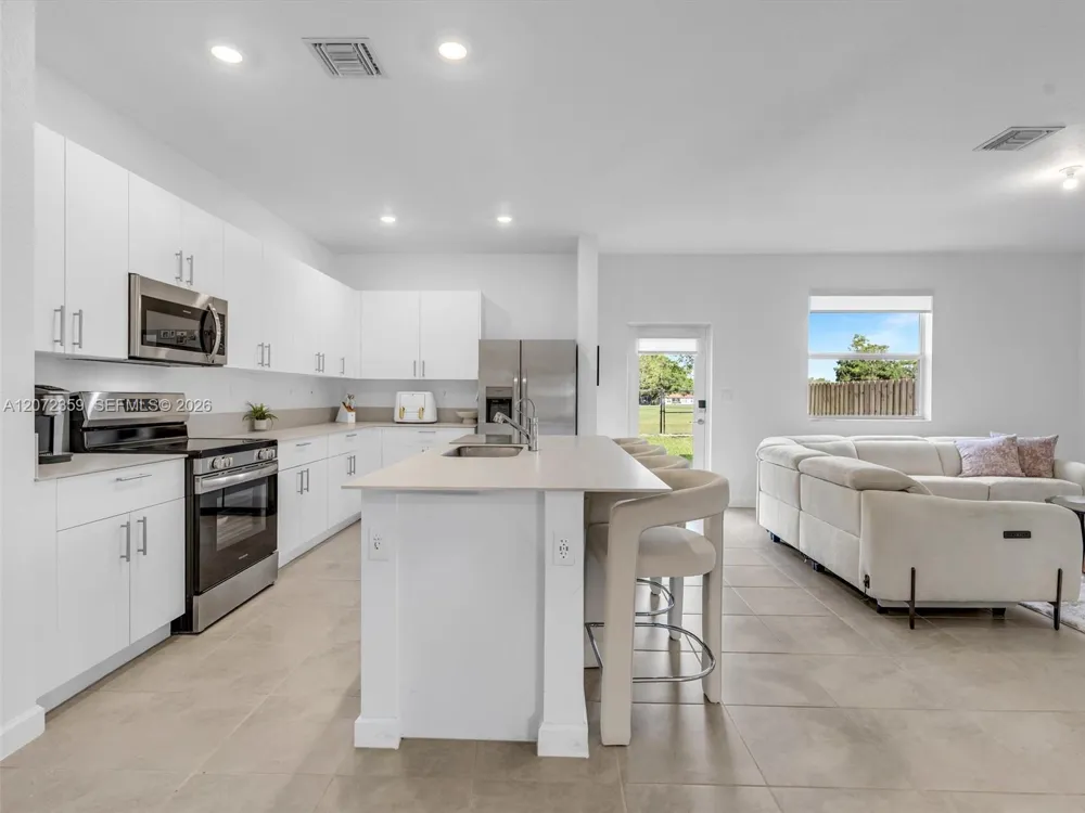 2832 SE 23rd Ave Homestead, FL 33035