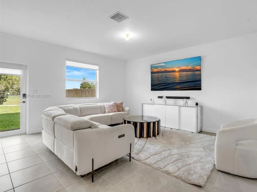 2832 SE 23rd Ave Homestead, FL 33035
