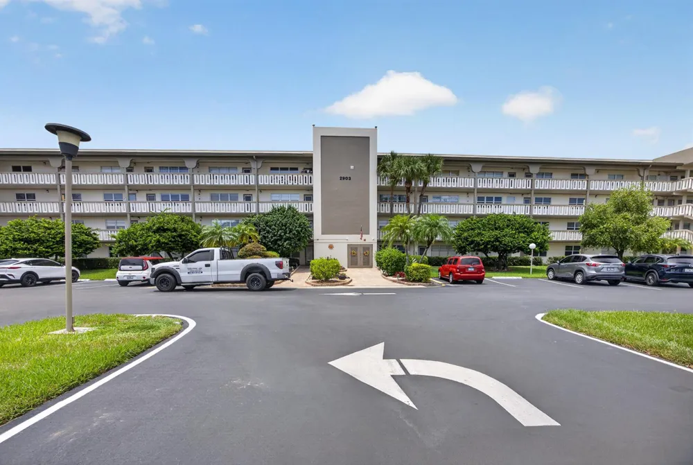 2903 VICTORIA CIRCLE #O4 Coconut Creek, FL 33066