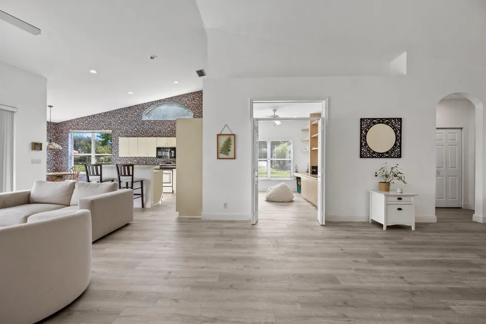 7372 ROCKBRIDGE CIRCLE #7372 Lake Worth, FL 33467