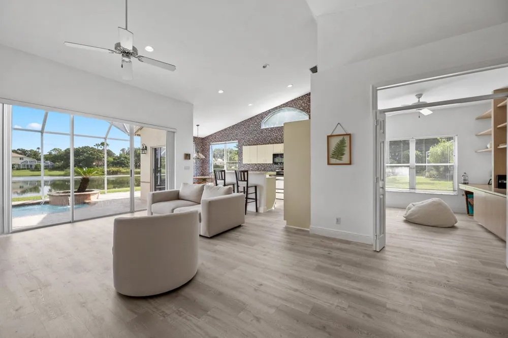 7372 ROCKBRIDGE CIRCLE #7372 Lake Worth, FL 33467
