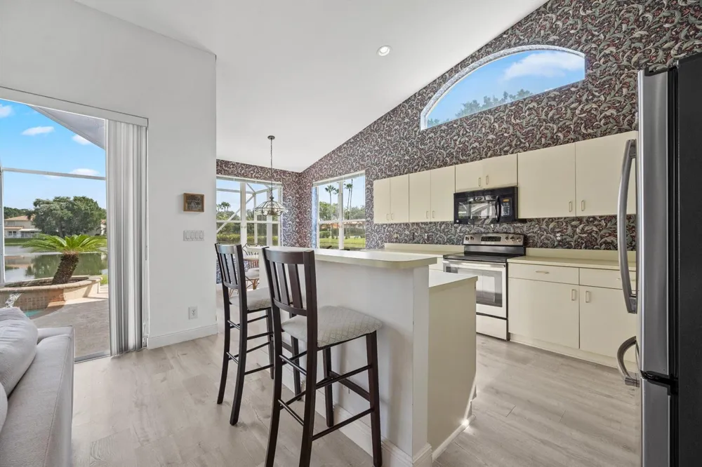 7372 ROCKBRIDGE CIRCLE #7372 Lake Worth, FL 33467