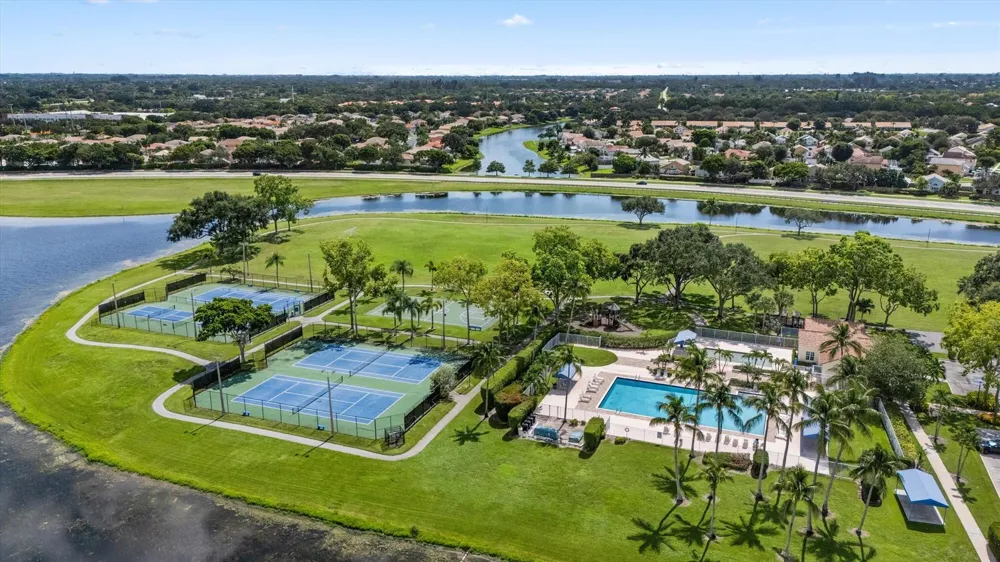 7372 ROCKBRIDGE CIRCLE #7372 Lake Worth, FL 33467
