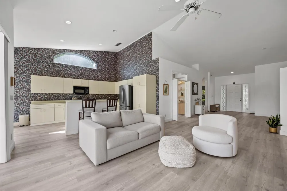 7372 ROCKBRIDGE CIRCLE #7372 Lake Worth, FL 33467