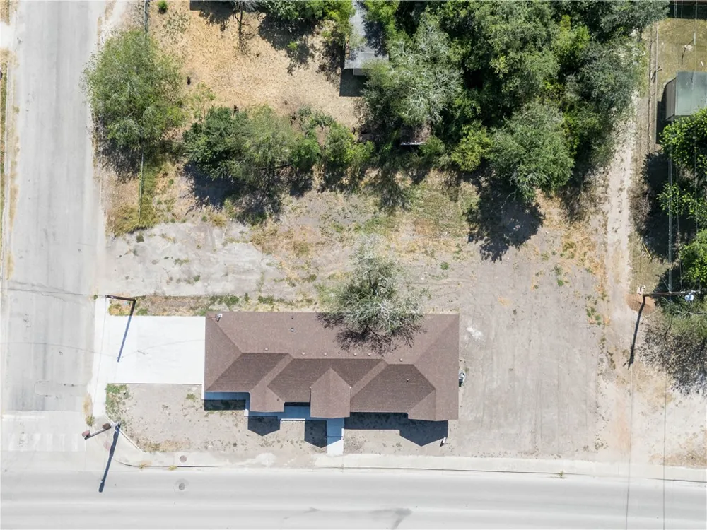 1100 Lucero Street Alice, TX 78332