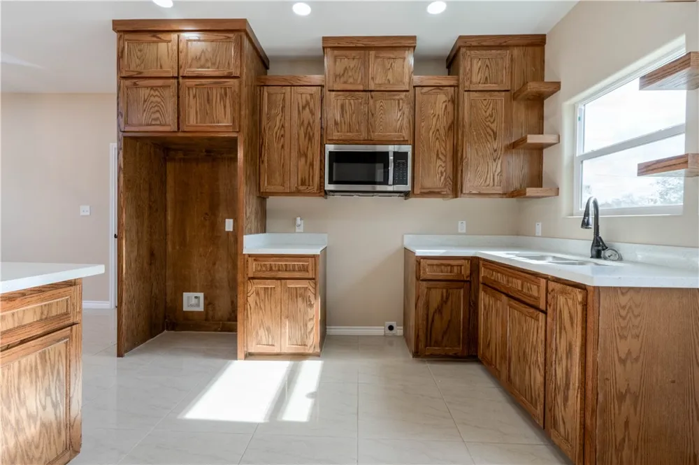 1100 Lucero Street Alice, TX 78332