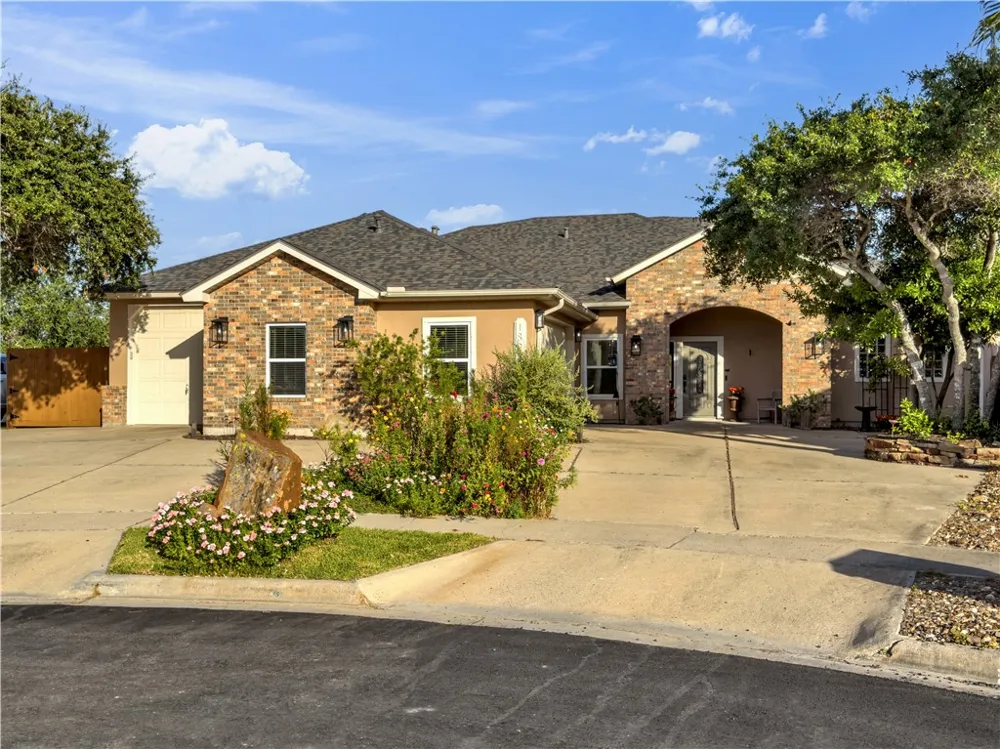 1821 Amos Court Corpus Christi, TX 78418