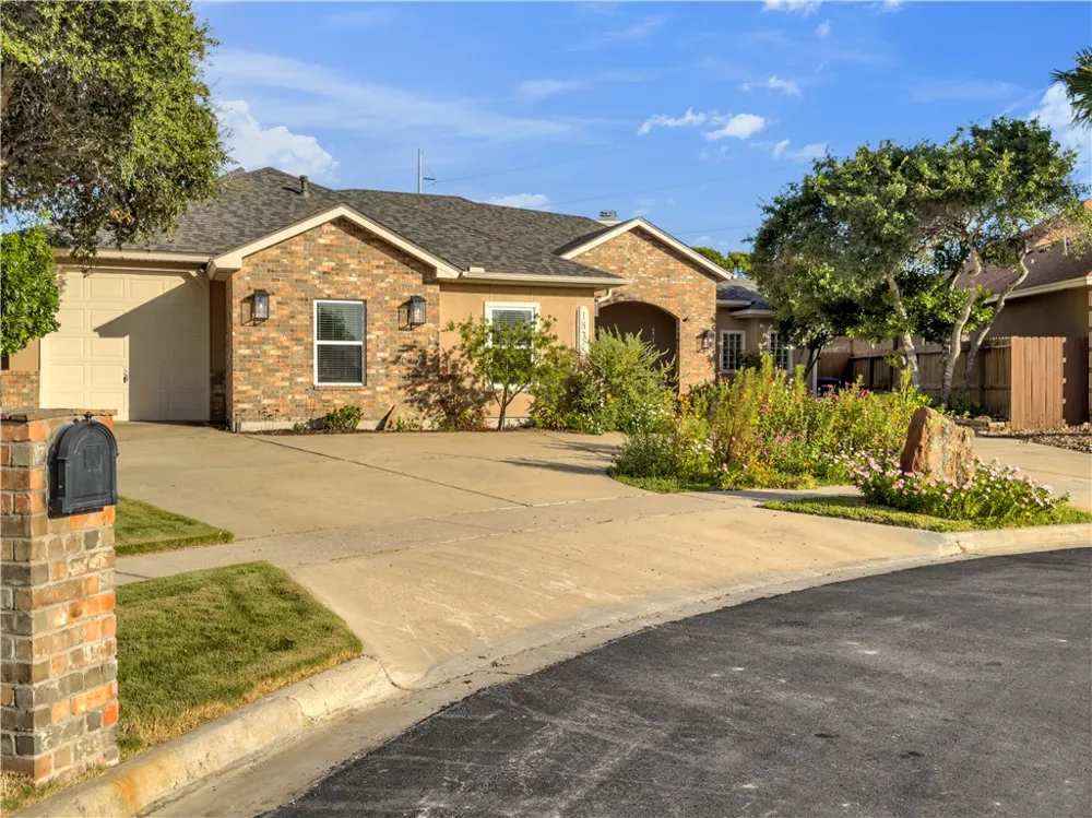 1821 Amos Court Corpus Christi, TX 78418