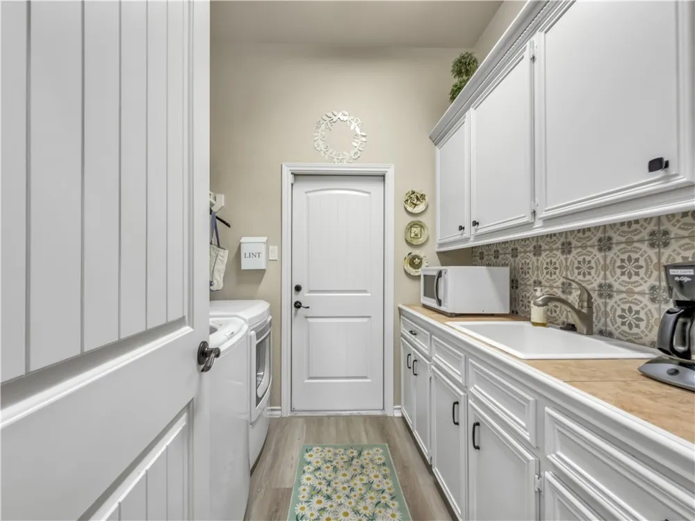 1821 Amos Court Corpus Christi, TX 78418