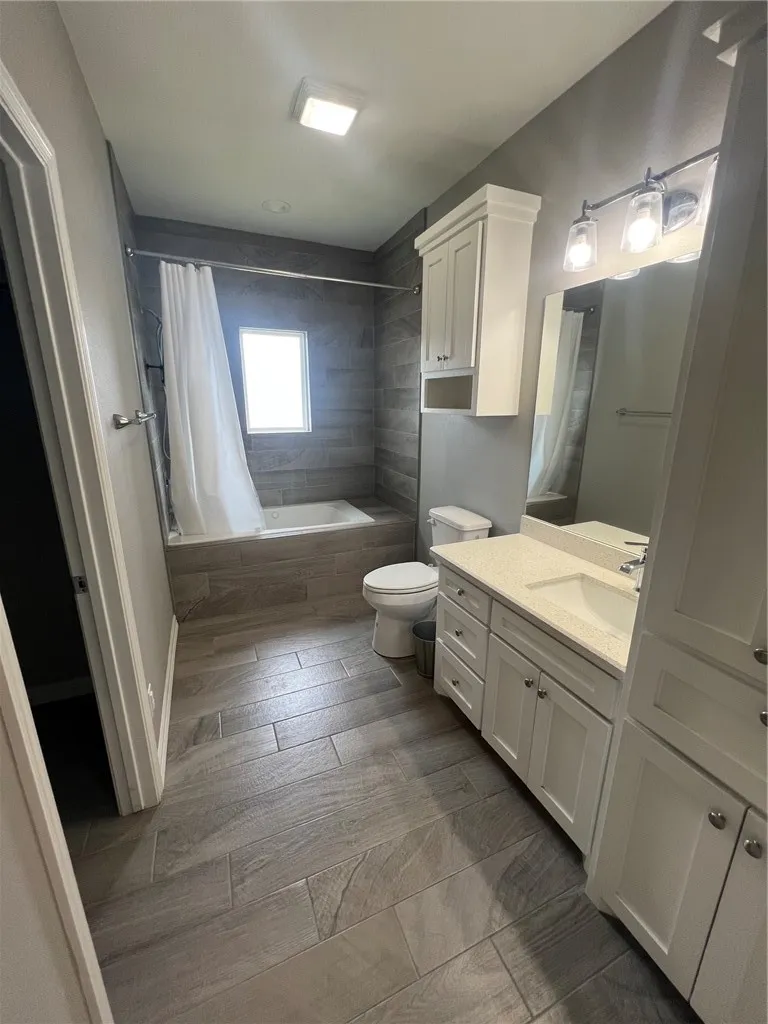 1107 E Kenedy Avenue Kingsville, TX 78363