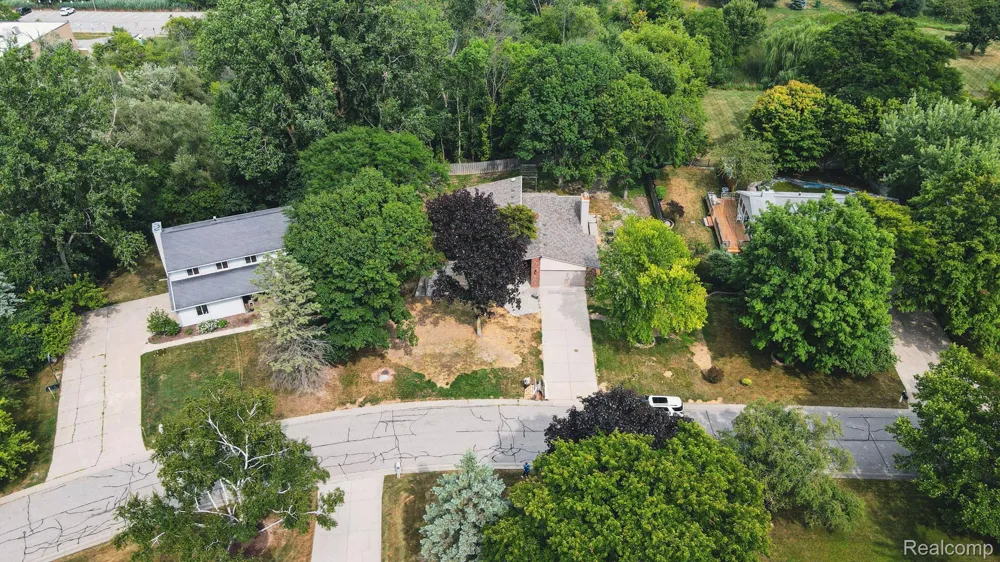 5609 Culpepper Drive West Bloomfield Charter Township, MI 48322