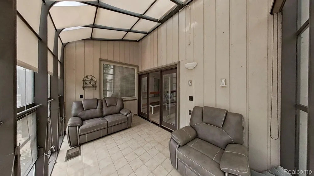 5609 Culpepper Drive West Bloomfield Charter Township, MI 48322