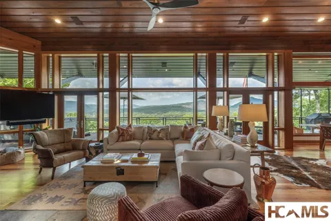 156 Devils Courthouse View