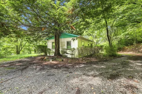 Tessentee Road