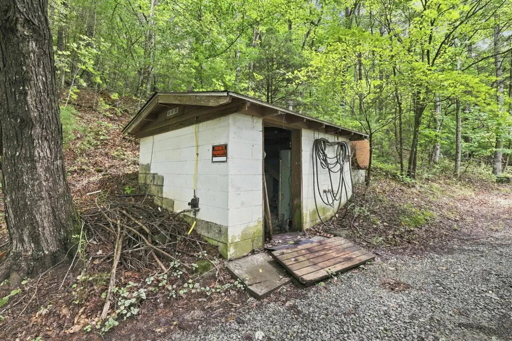 Tessentee Road Franklin, NC 28734