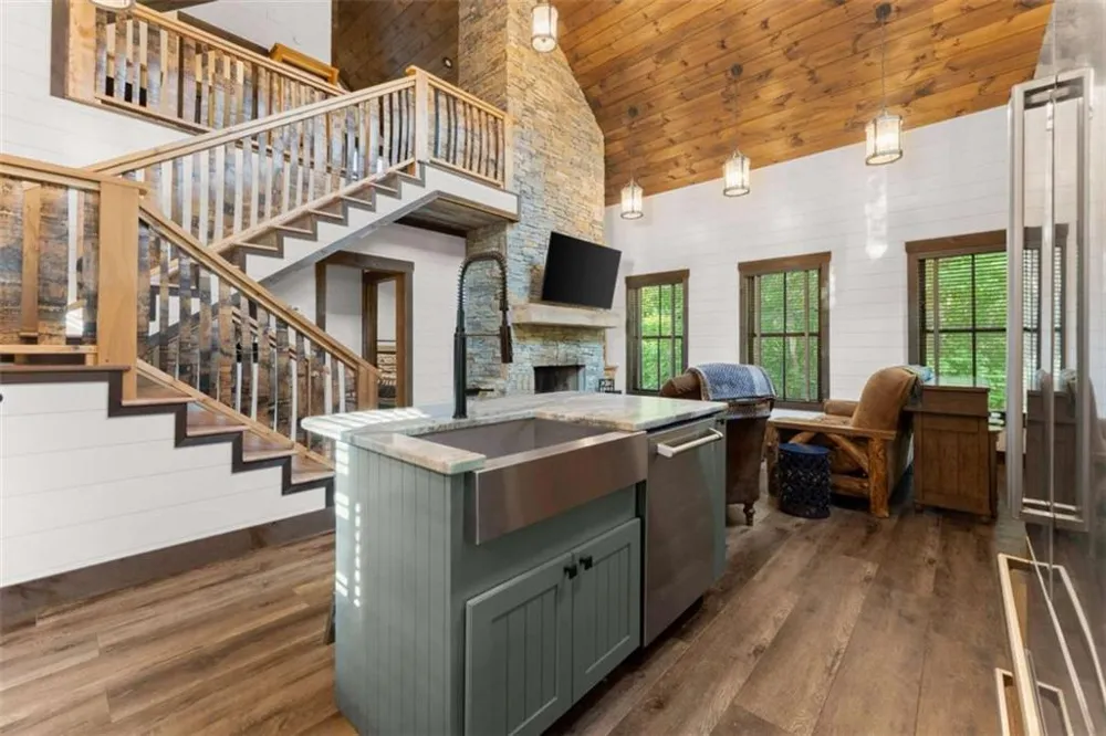 4061 Historic Old Highway 441 Clarkesville, GA 30523