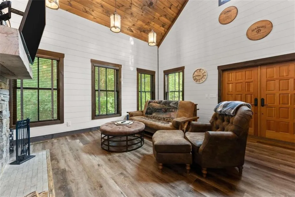 4061 Historic Old Highway 441 Clarkesville, GA 30523