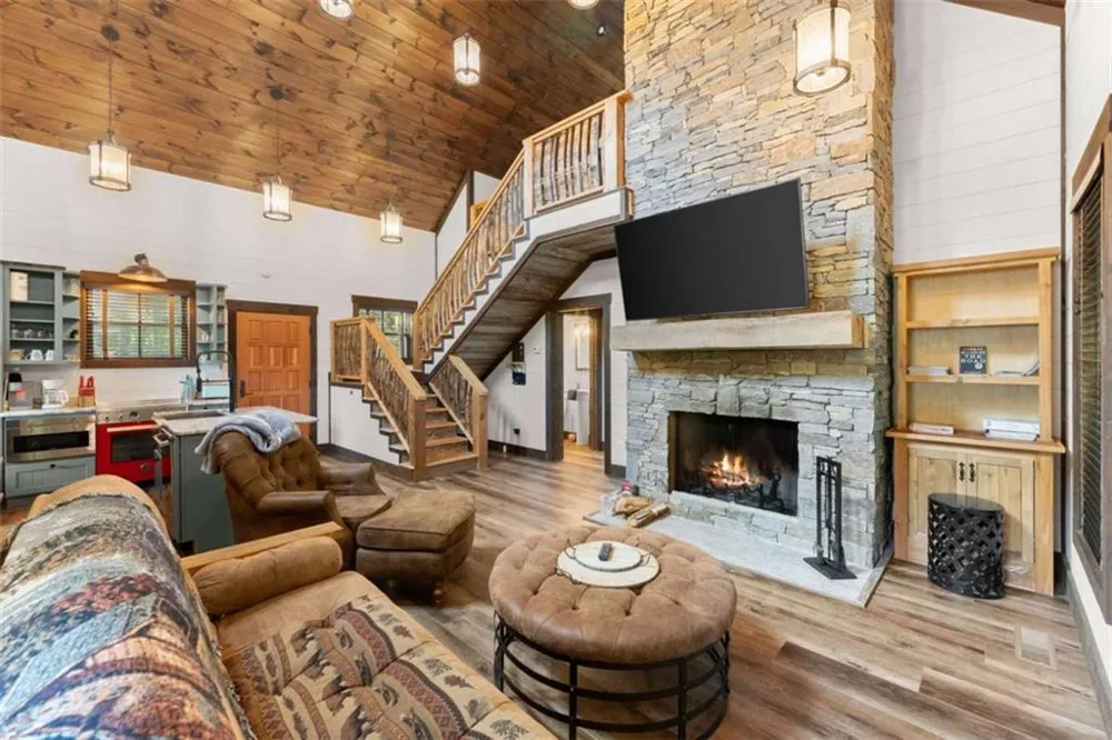 4061 Historic Old Highway 441 Clarkesville, GA 30523