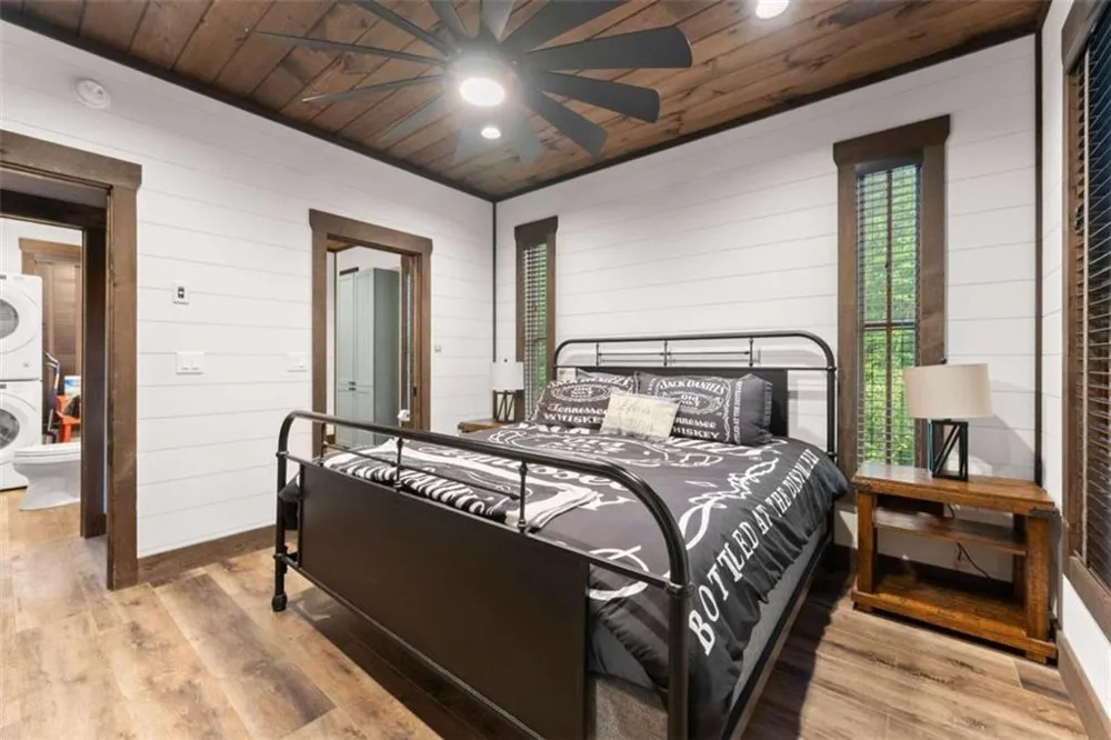 4061 Historic Old Highway 441 Clarkesville, GA 30523