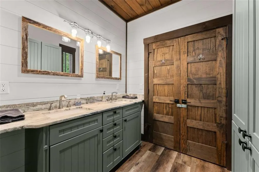4061 Historic Old Highway 441 Clarkesville, GA 30523
