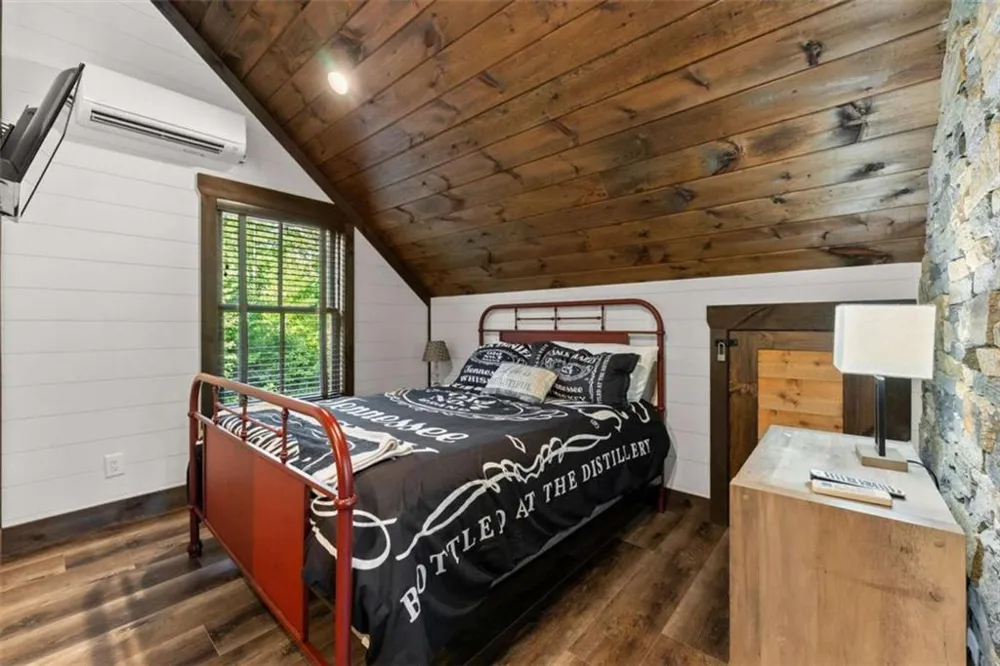 4061 Historic Old Highway 441 Clarkesville, GA 30523