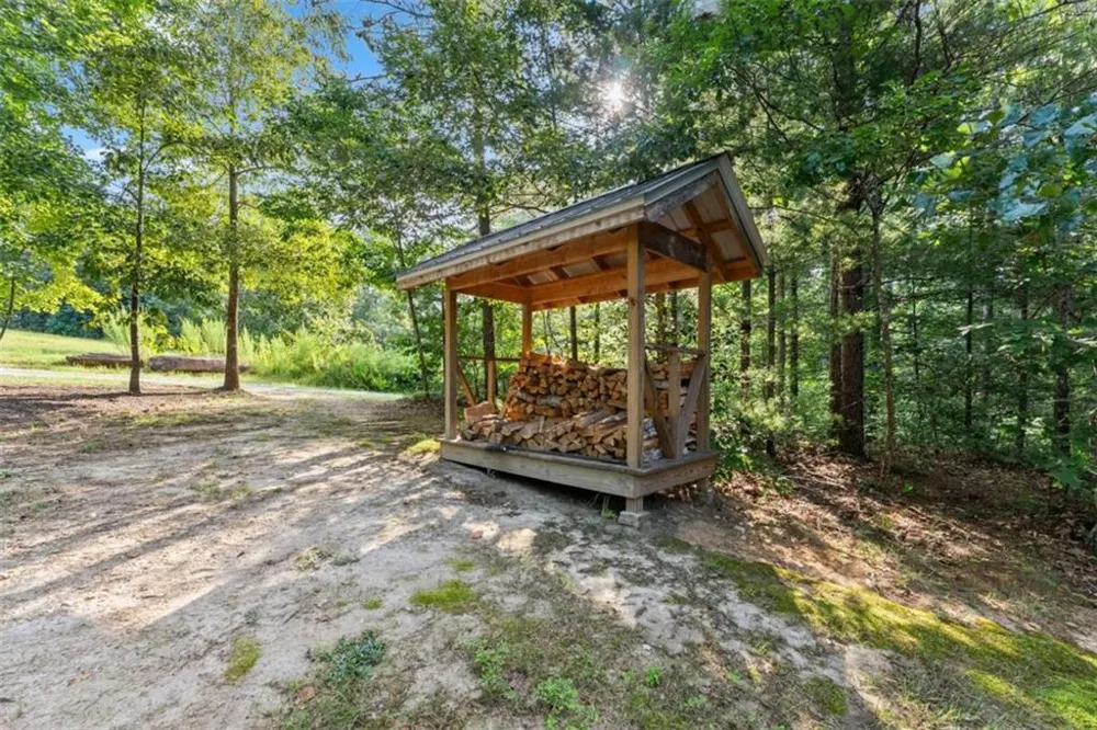 4061 Historic Old Highway 441 Clarkesville, GA 30523