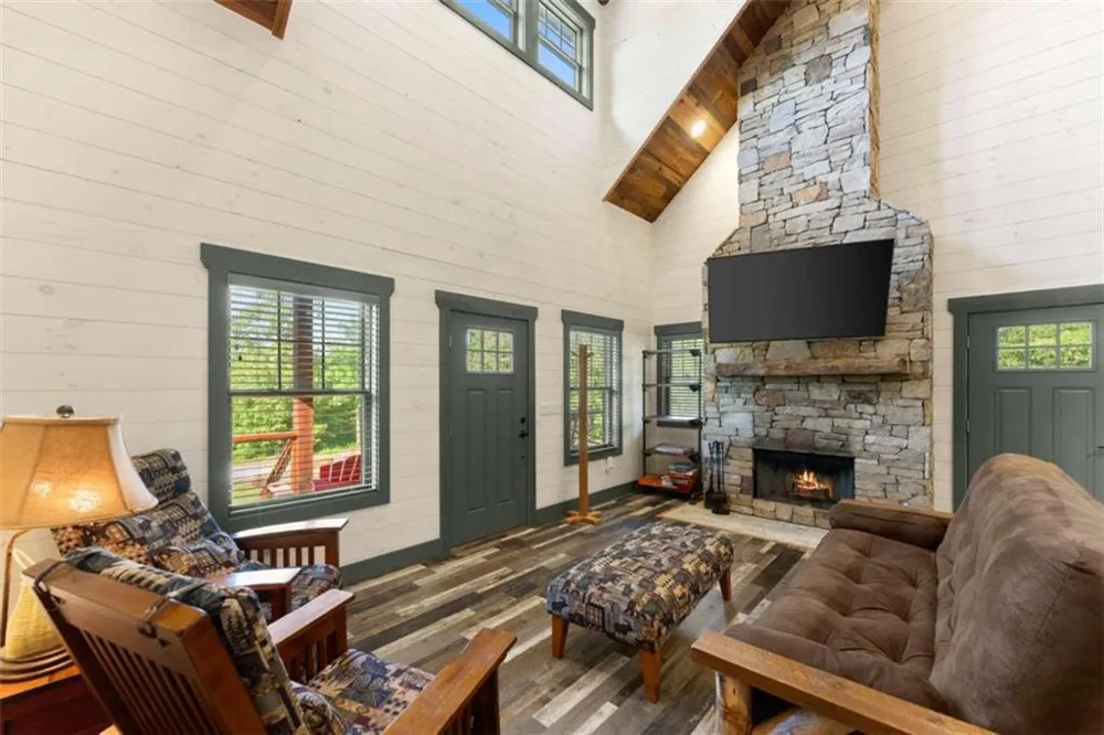 4061 Historic Old Highway 441 Clarkesville, GA 30523